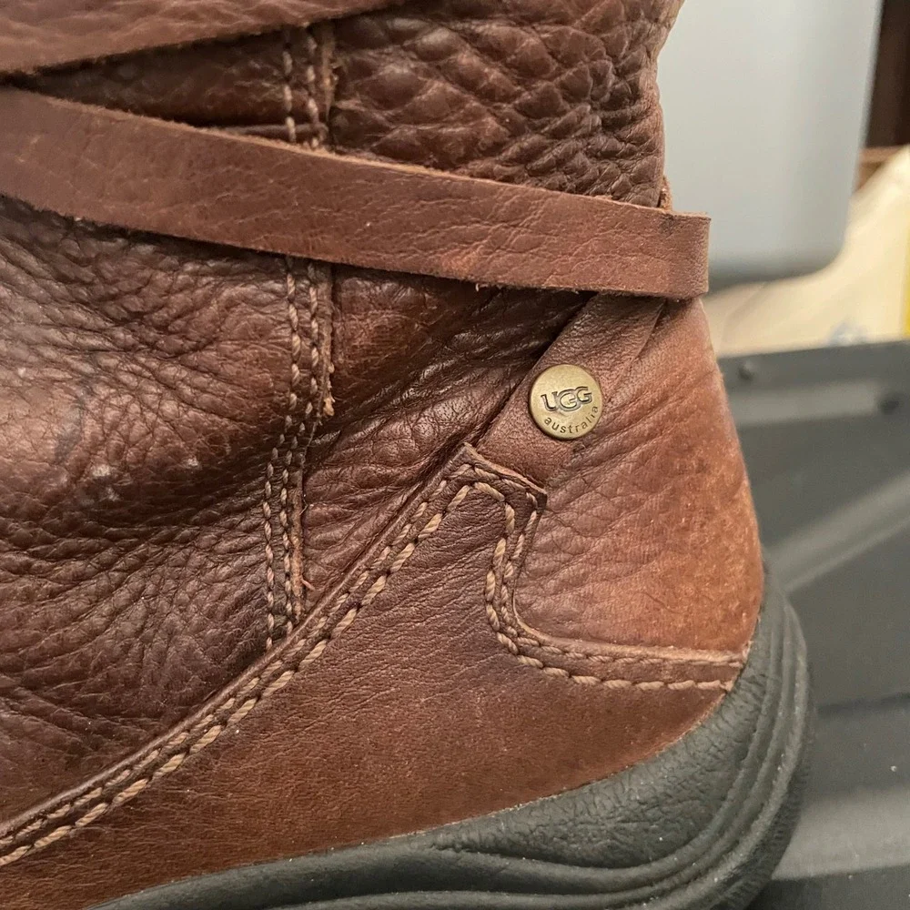 UGG Australia Summit Shearling Mid Calf Snow Boots Women 8 Brown Cream Sherpa
